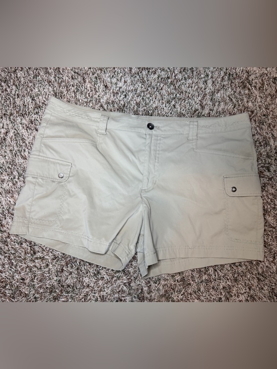 Eddie Bauer Pants - Eddie Bauer Light Khaki Cargo Shorts